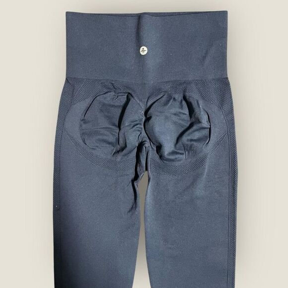 Halara Women's S 7/8 Seamless Flow Butt Lifting Leggings Peacoat Blue NWT - Picture 8 of 12